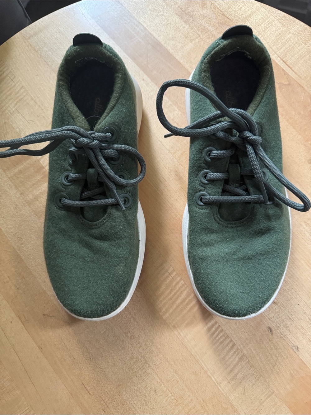 Allbirds Wool runner Olive Green Wool Sneaker with White Sole - Picture 1 of 6